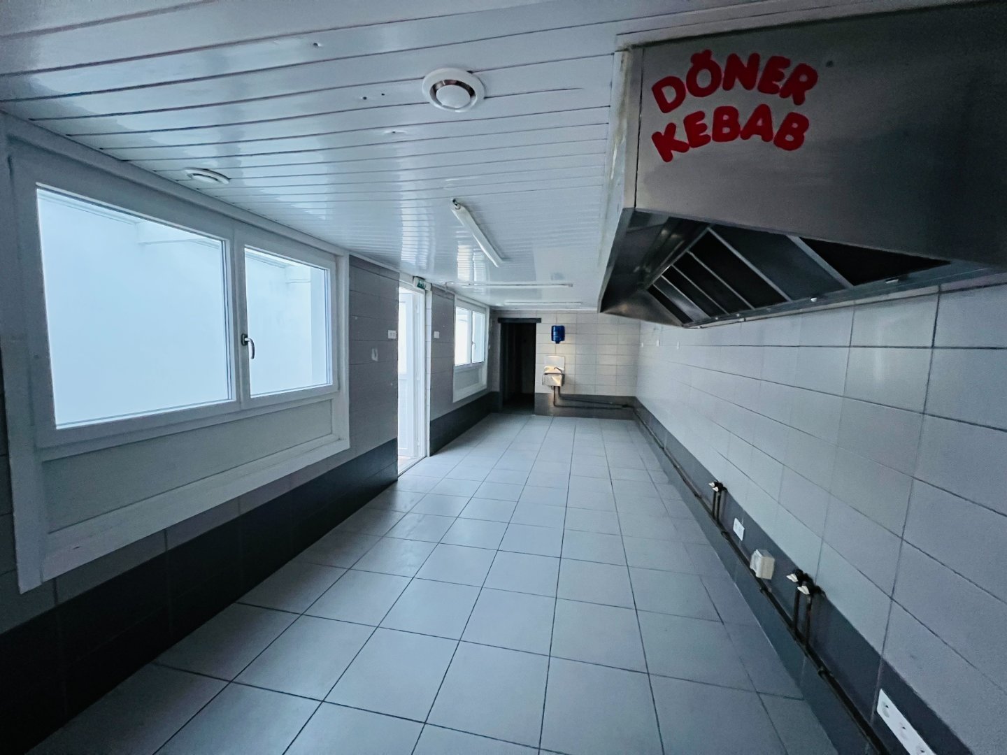 Immeuble (local commercial + appartement) A VENDRE - WATTEN - 240 m2 - 168000€