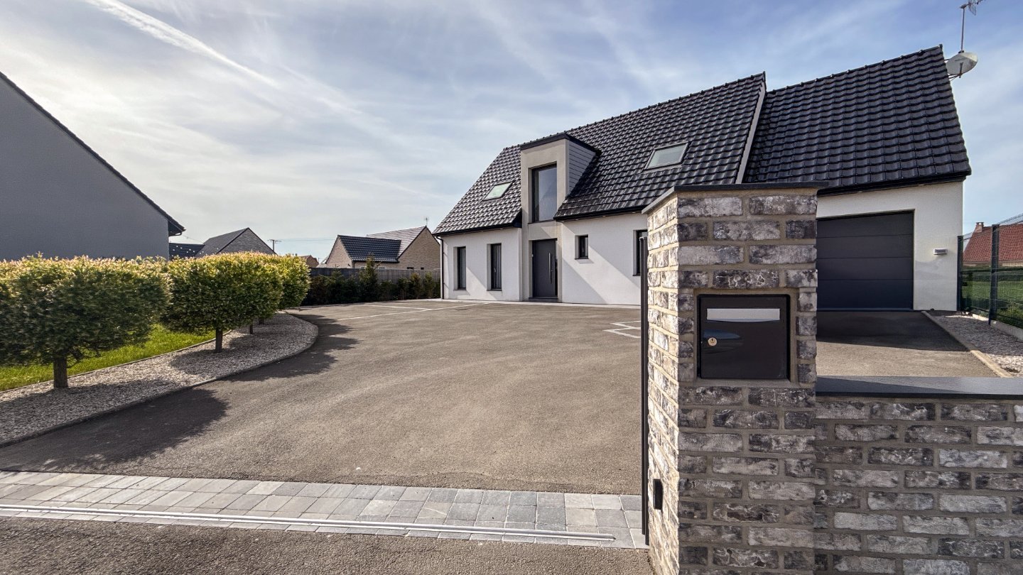 Maison contemporaine - SALPERWICK - 153 m2 - VENDU