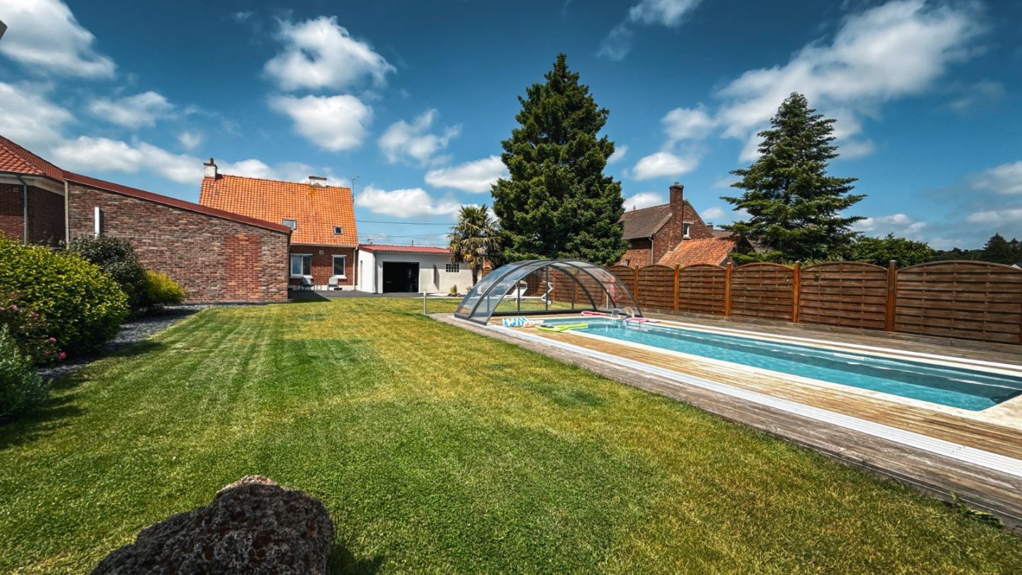 MAISON INDIVIDUELLE SEMI PLAIN PIED/ Piscine A VENDRE - HELFAUT - 165 m2 - 352000€