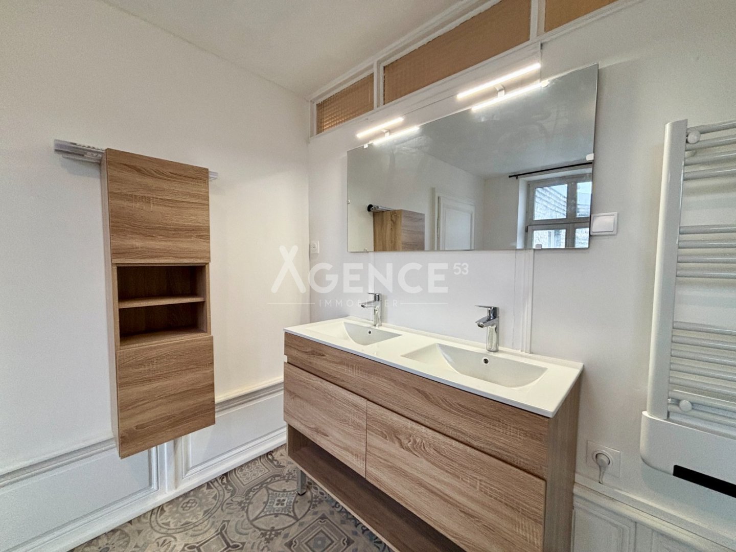 APPARTEMENT T4 A LOUER - ST OMER - 141 m2 - 840 € charges comprises par mois