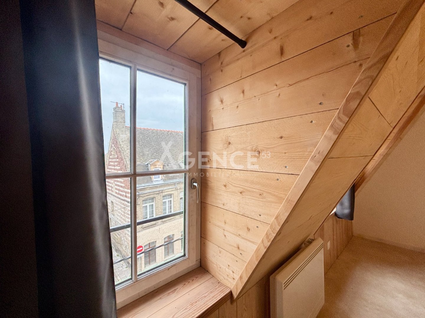 APPARTEMENT T4 A LOUER - ST OMER - 141 m2 - 840 € charges comprises par mois